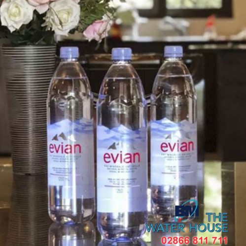 Thùng Evian chai 1,5L (thùng 12 chai)